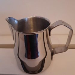Tejhabosító/ Kiöntő inox csőrös 350 ml