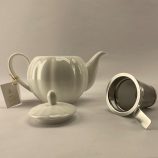 Porcelán tök alakú teáskanna szűrővel